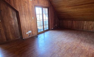 EXCELENTE CASA DE 4 DORMITORIOS EN LOMAS DE MIRASUR