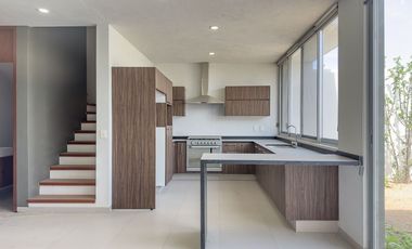 Bella casa nueva en renta, coto Orbara Habitat