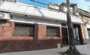 Casa con Galpón en Barracas