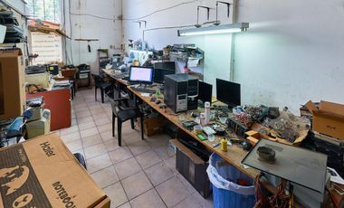 Local comercial calle San Luis y Dorrego Rosario