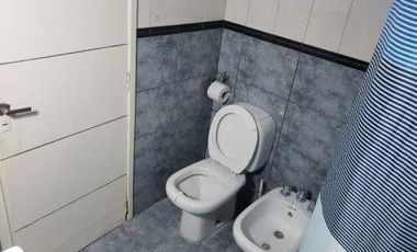 Casa en venta - 4 dormitorios 3 baños - Cochera - 300mts2 - Tolosa, La Plata