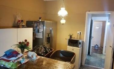 Casa en venta - 4 dormitorios 3 baños - Cochera - 300mts2 - Tolosa, La Plata