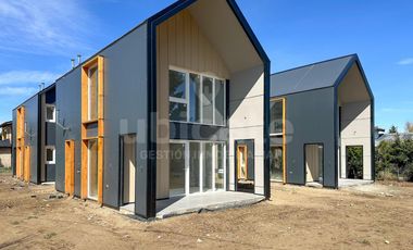 Casa en PH en  Dina Huapi a estrenar a 200 m del lago