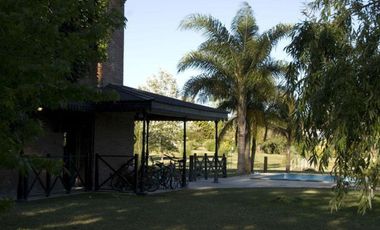 Casa en alquiler - 4 dormitorios 4 baños - 1600mts2 - San Facundo, Manuel B. Gonnet