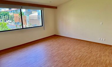 RENTA casa en condominio, recién remodelada. Lomas del Sol, Interlomas