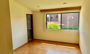 RENTA casa en condominio, recién remodelada. Lomas del Sol, Interlomas