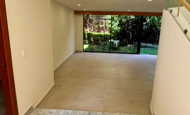 RENTA casa en condominio, recién remodelada. Lomas del Sol, Interlomas