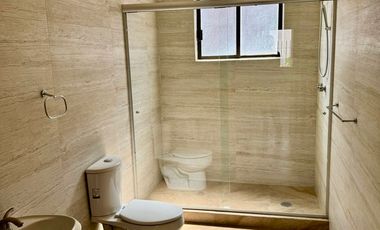 RENTA casa en condominio, recién remodelada. Lomas del Sol, Interlomas