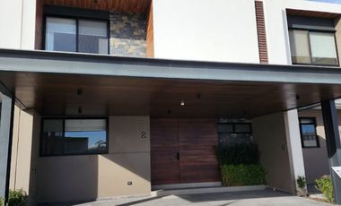 CASA EN VENTA EN PRIVADA DEL OLMO