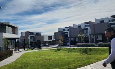 CASA EN VENTA EN PRIVADA DEL OLMO