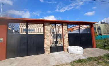 Casa en venta - 3 dormitorios 1 baño - Cocheras - 376mts2 - Villa Parque Sicardi