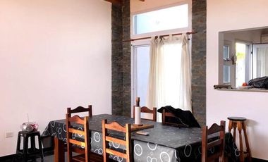 Casa en venta - 3 dormitorios 1 baño - Cocheras - 376mts2 - Villa Parque Sicardi