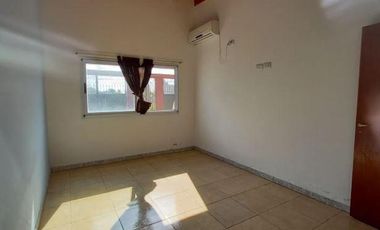 Casa en venta - 3 dormitorios 1 baño - Cocheras - 376mts2 - Villa Parque Sicardi