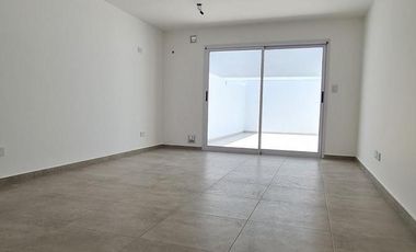 Departamento 2 ambientes con amplio patio -planta baja  - Temperley