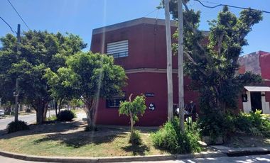 Casa en venta - 4 Dormitorios 2 Baños - 180Mts2 - Avellaneda