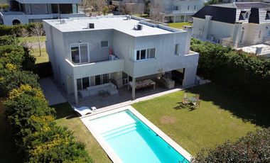 Casa en venta en la Lomada de Pilar, Pilar - 4 Ambientes