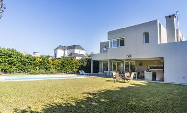 Casa en venta en la Lomada de Pilar, Pilar - 4 Ambientes