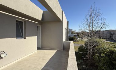 Casa en venta en la Lomada de Pilar, Pilar - 4 Ambientes