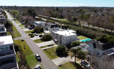 Casa en venta en la Lomada de Pilar, Pilar - 4 Ambientes