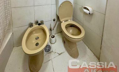 DEPARTAMENTO 3 AMBIENTES MUY LUMINOSO, EN PRIMER PISO, SUPER AMPLIO