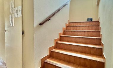 DEPARTAMENTO 3 AMBIENTES MUY LUMINOSO, EN PRIMER PISO, SUPER AMPLIO