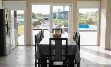 Casa en venta - 4 Dormitorios 7 Baños - Pinamar
