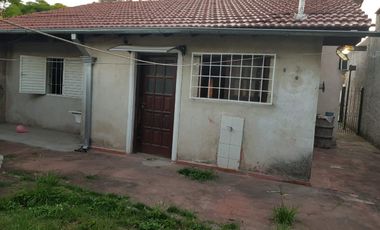 Casa en venta 2 dormitorios 1 baño 120mts2- Juan Maria Gutierrez