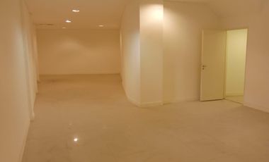 Local en  Plaza San Martín