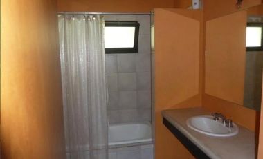 Casa en venta - 4 dormitorios 2 baños - Cochera - 12.000 mts2 - Villa Elisa