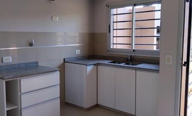 DUPLEX 3 ambientes en venta en Berazategui
