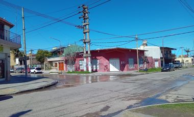 Local  sobre Avenida Equiza en  venta en G. Catan