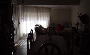 Casas en venta - 4 Dormitorios 3 Baños 1 Cochera 1 Local - Gonzalez Catan, La Matanza