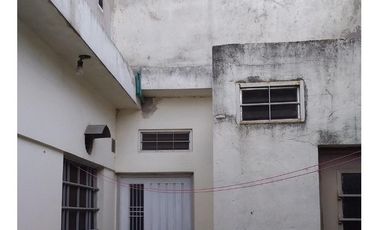 Casas en venta - 4 Dormitorios 3 Baños 1 Cochera 1 Local - Gonzalez Catan, La Matanza