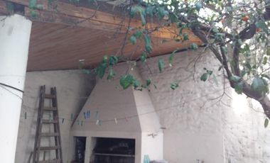 Casas en venta - 4 Dormitorios 3 Baños 1 Cochera 1 Local - Gonzalez Catan, La Matanza