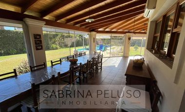 VENTA Casa 5amb Barrio Cerrado El Casco de Moreno