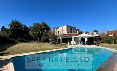 VENTA Casa 5amb Barrio Cerrado El Casco de Moreno