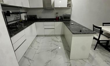 Casa en venta - 3 Dormitorios 3 Baños - Ibarlucea