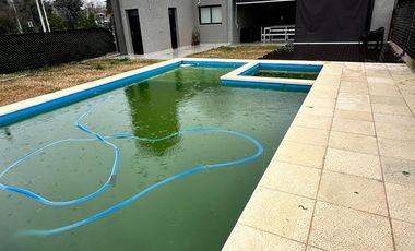 Casa en venta - 3 Dormitorios 3 Baños - Ibarlucea