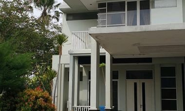 Royal Residence, Wiyung