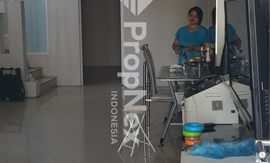 Royal Residence, Wiyung