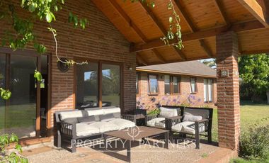 Hermosa Casa en ubicación privilegiada, futuro sector comercial.