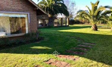 Hermosa Casa en ubicación privilegiada, futuro sector comercial.