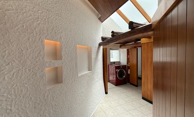 Casa en venta con piscina - Cumbayá Reservorio de agua