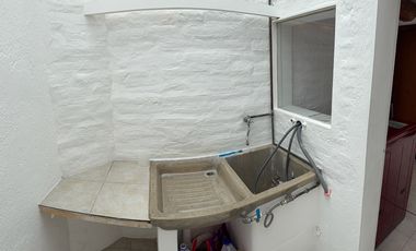 Casa en venta con piscina - Cumbayá Reservorio de agua