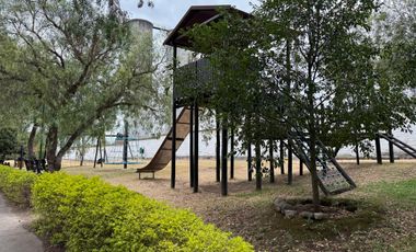 Casa en venta con piscina - Cumbayá Reservorio de agua