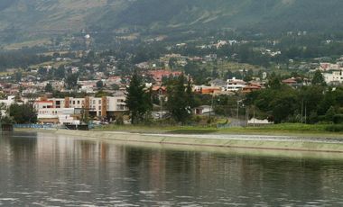 Casa en venta con piscina - Cumbayá Reservorio de agua