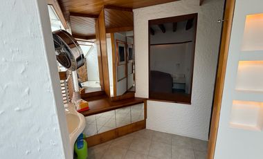 Casa en venta con piscina - Cumbayá Reservorio de agua