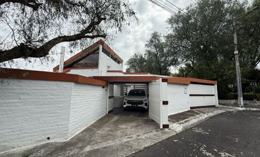 Casa en venta con piscina - Cumbayá Reservorio de agua