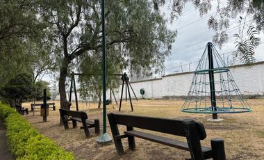 Casa en venta con piscina - Cumbayá Reservorio de agua