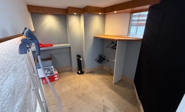 Casa en venta con piscina - Cumbayá Reservorio de agua